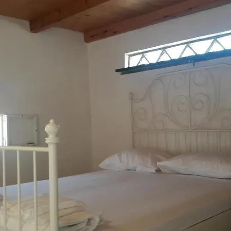 Apartment On The Agapiani Sea *